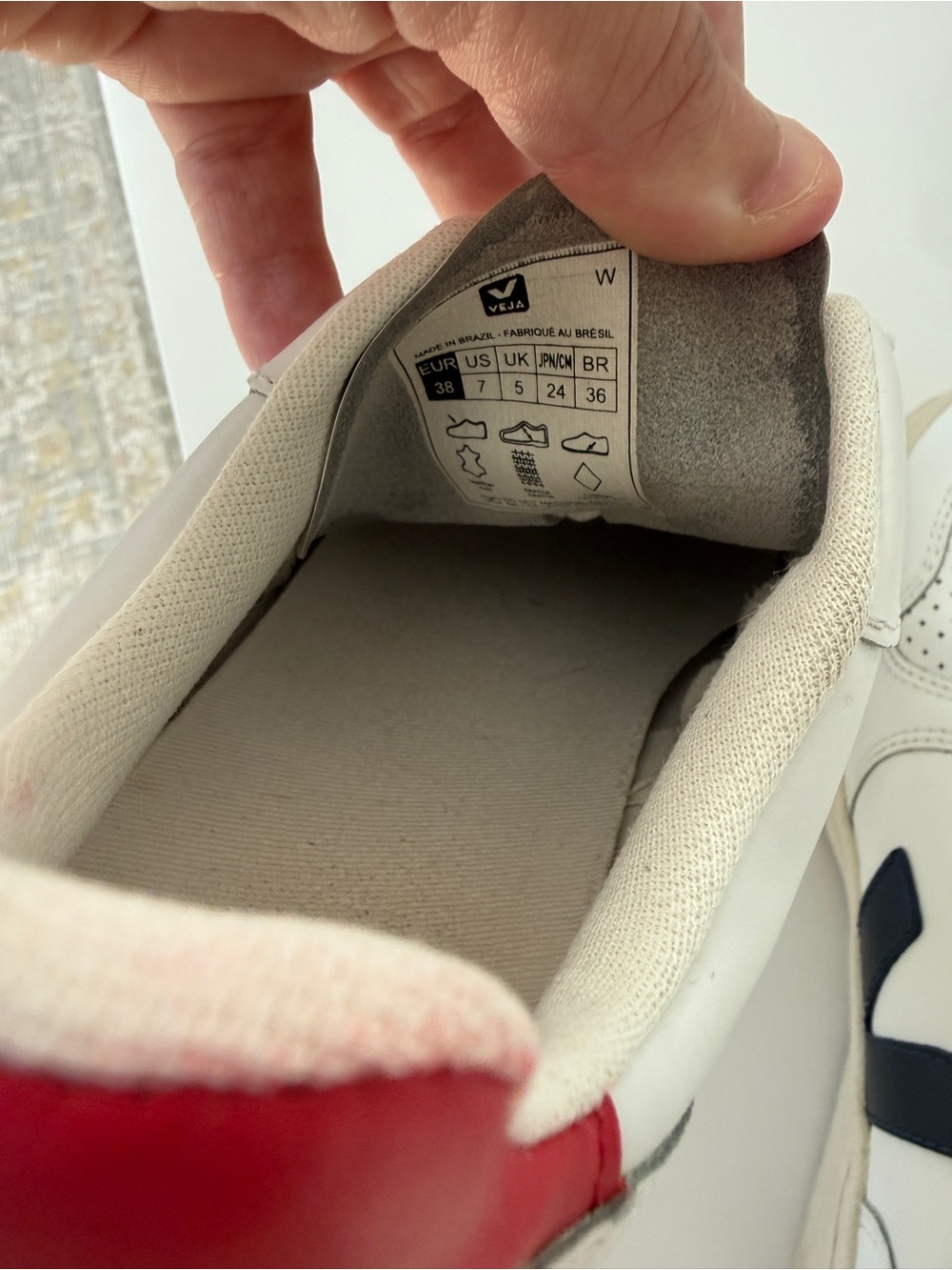 Veja V-10 Sneaker - Picture 5 of 5